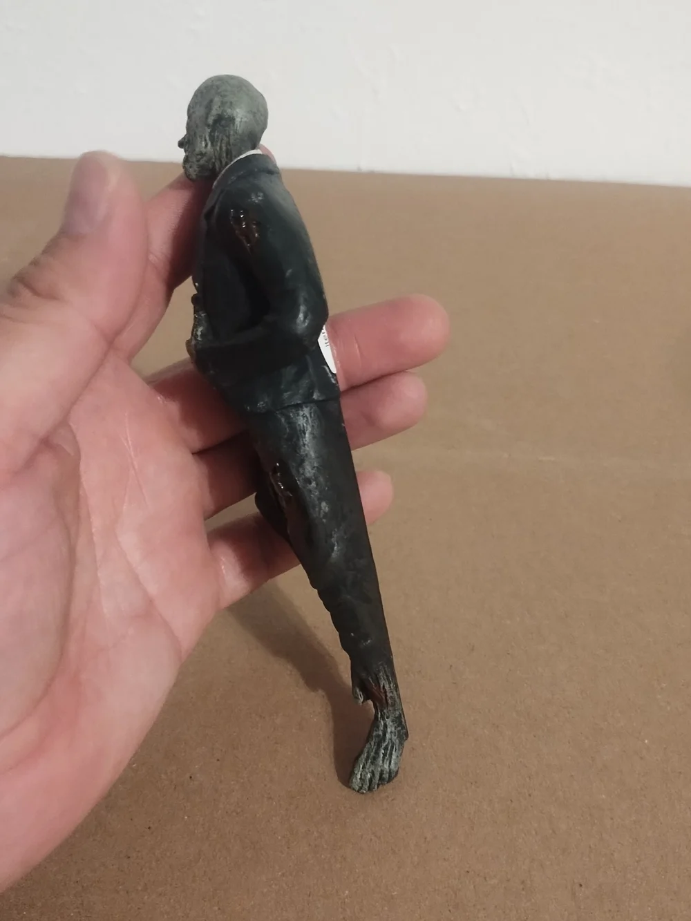 Amazing Gift Walking Dead Zombie Pen Holder Figurine 6.75